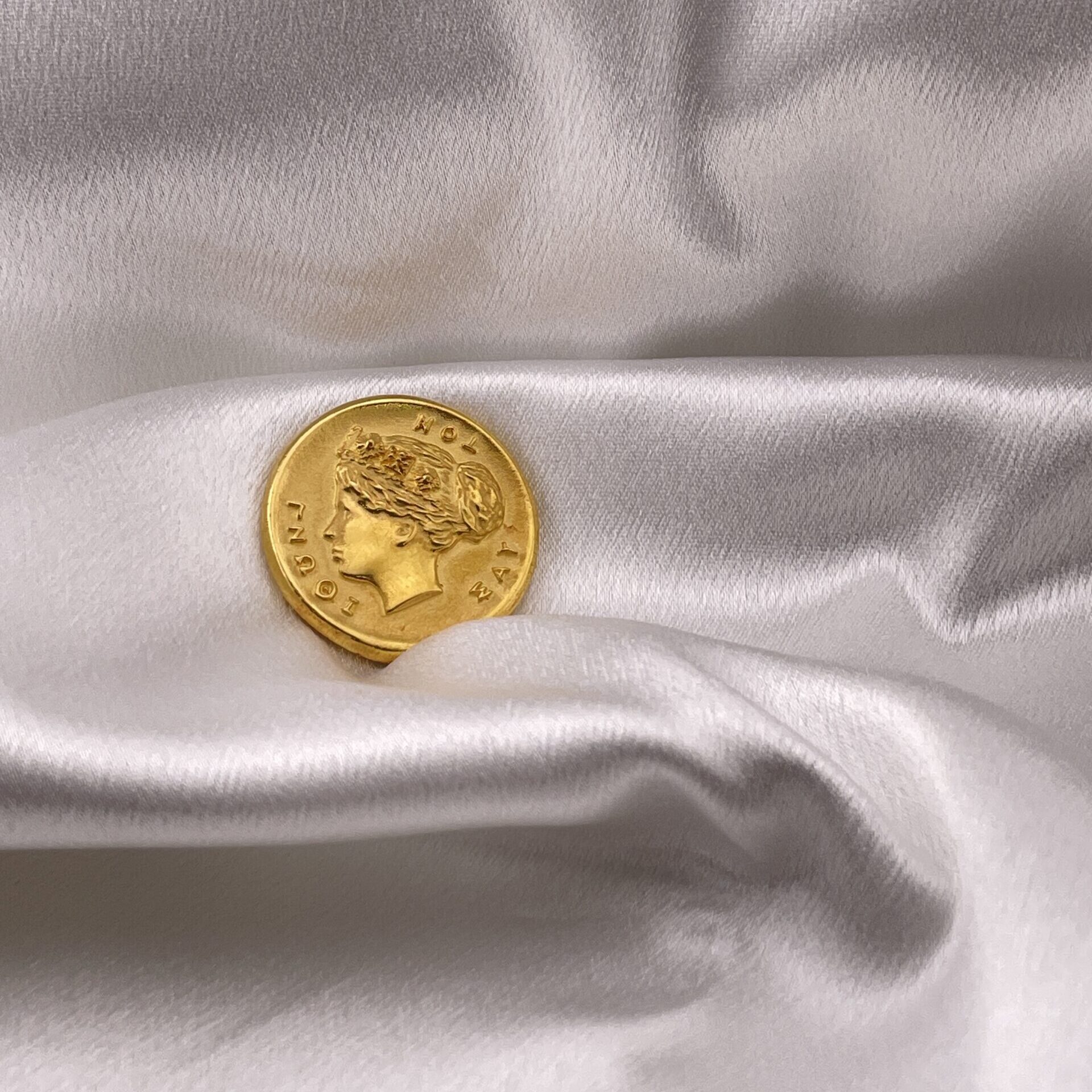 lady gold coin 32.4g