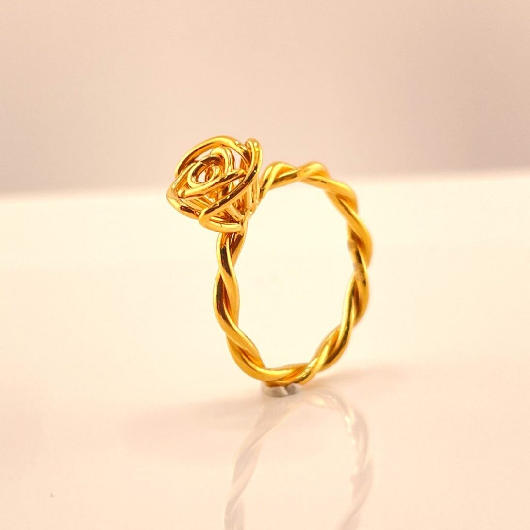 Rose loop ring