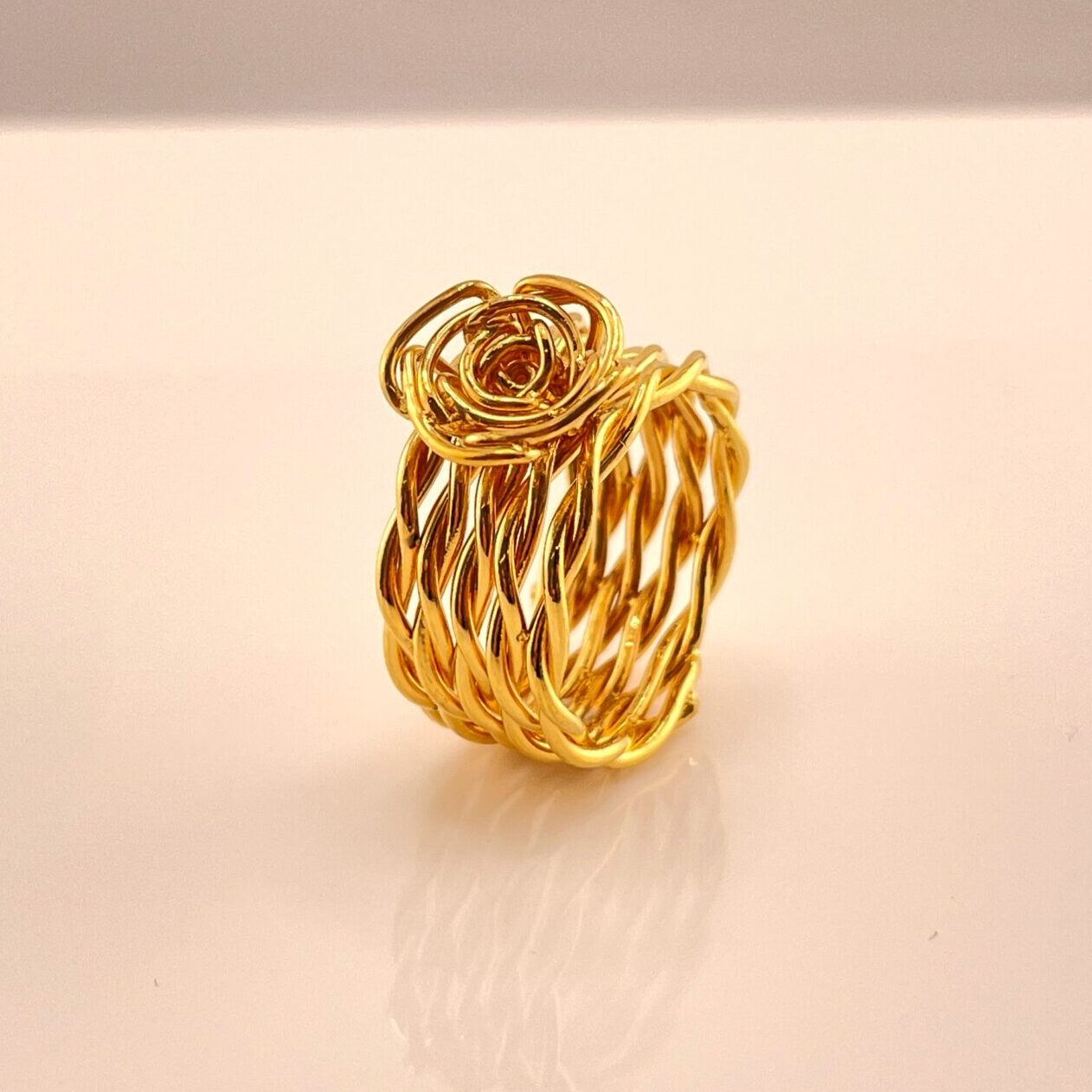 Rose loop ring